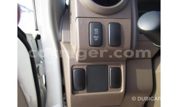 Buy Import Toyota Land Cruiser White Truck in Import - Dubai in Agadez Buy Import Toyota Land Cruiser White Truck in Import - Dubai in Agadez