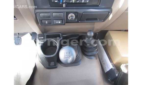 Buy Import Toyota Land Cruiser White Truck in Import - Dubai in Agadez Buy Import Toyota Land Cruiser White Truck in Import - Dubai in Agadez