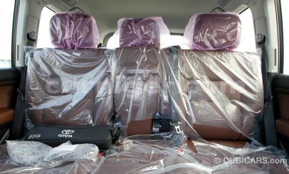 Buy Import Toyota Land Cruiser Black Truck in Import - Dubai in Agadez Buy Import Toyota Land Cruiser Black Truck in Import - Dubai in Agadez