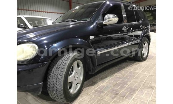 Sayi Imported Mercedes‒Benz 190 (W201) Blue Mota in Import - Dubai a Agadez Sayi Imported Mercedes‒Benz 190 (W201) Blue Mota in Import - Dubai a Agadez