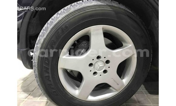 Sayi Imported Mercedes‒Benz 190 (W201) Blue Mota in Import - Dubai a Agadez Sayi Imported Mercedes‒Benz 190 (W201) Blue Mota in Import - Dubai a Agadez