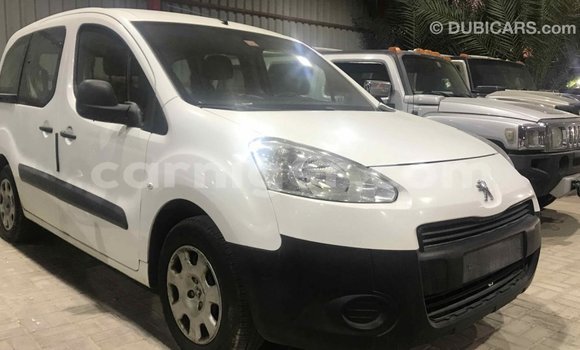 Sayi Imported Peugeot Partner White Mota in Import - Dubai a Agadez Sayi Imported Peugeot Partner White Mota in Import - Dubai a Agadez