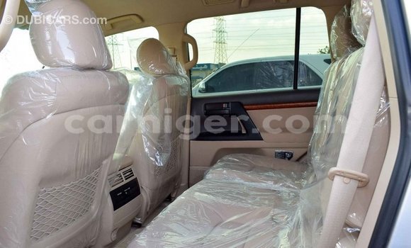 Buy Import Toyota Land Cruiser Other Truck in Import - Dubai in Agadez Buy Import Toyota Land Cruiser Other Truck in Import - Dubai in Agadez