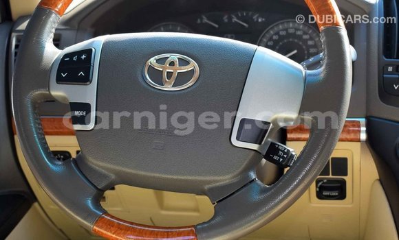 Buy Import Toyota Land Cruiser Other Truck in Import - Dubai in Agadez Buy Import Toyota Land Cruiser Other Truck in Import - Dubai in Agadez