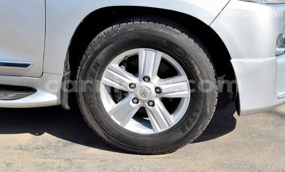 Buy Import Toyota Land Cruiser Other Truck in Import - Dubai in Agadez Buy Import Toyota Land Cruiser Other Truck in Import - Dubai in Agadez