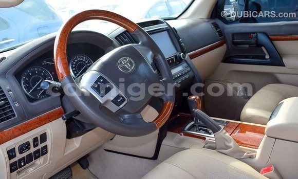 Acheter Import Utilitaire Toyota Land Cruiser Noir à Import - Dubai, Agadez Acheter Import Utilitaire Toyota Land Cruiser Noir à Import - Dubai, Agadez