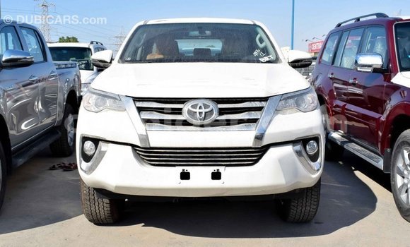 Acheter Import Voiture Toyota Fortuner Blanc à Import - Dubai, Agadez Acheter Import Voiture Toyota Fortuner Blanc à Import - Dubai, Agadez