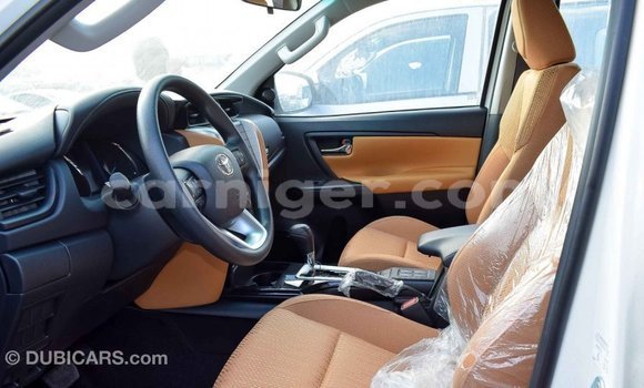 Acheter Import Voiture Toyota Fortuner Blanc à Import - Dubai, Agadez Acheter Import Voiture Toyota Fortuner Blanc à Import - Dubai, Agadez