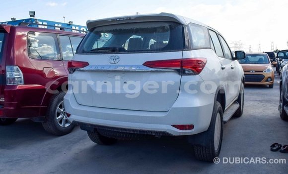 Acheter Import Voiture Toyota Fortuner Blanc à Import - Dubai, Agadez Acheter Import Voiture Toyota Fortuner Blanc à Import - Dubai, Agadez