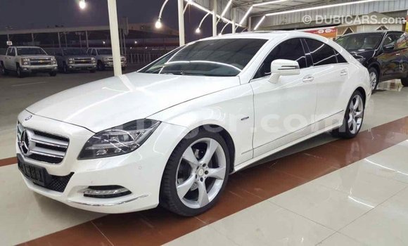 Buy Import Mercedes‒Benz 190 (W201) White Car in Import - Dubai in Agadez Buy Import Mercedes‒Benz 190 (W201) White Car in Import - Dubai in Agadez