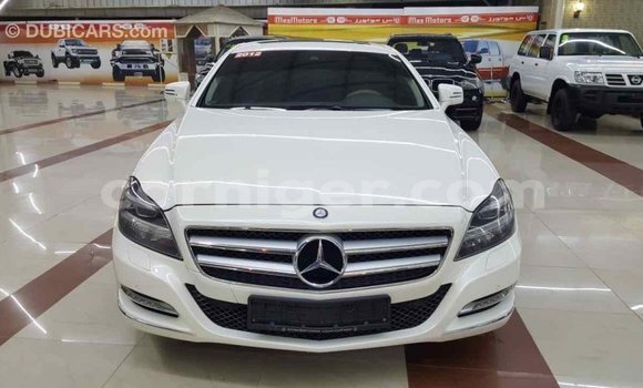 Buy Import Mercedes‒Benz 190 (W201) White Car in Import - Dubai in Agadez Buy Import Mercedes‒Benz 190 (W201) White Car in Import - Dubai in Agadez