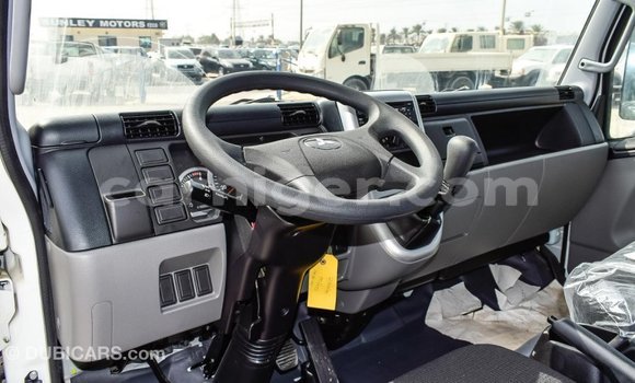 Buy Import Mitsubishi L400 White Truck in Import - Dubai in Agadez Buy Import Mitsubishi L400 White Truck in Import - Dubai in Agadez