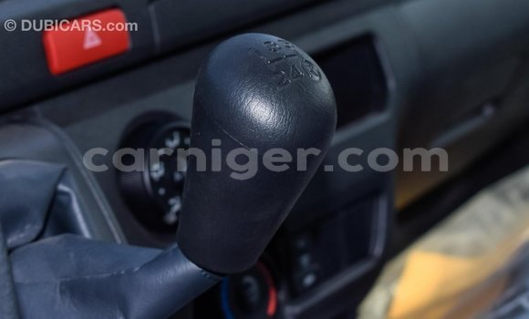 Buy Import Toyota Hiace White Car in Import - Dubai in Agadez Buy Import Toyota Hiace White Car in Import - Dubai in Agadez