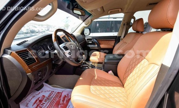 Sayi Imported Toyota Land Cruiser Black Babbar mota in Import - Dubai a Agadez Sayi Imported Toyota Land Cruiser Black Babbar mota in Import - Dubai a Agadez