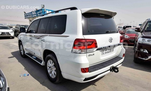 Buy Import Toyota Land Cruiser White Truck in Import - Dubai in Agadez Buy Import Toyota Land Cruiser White Truck in Import - Dubai in Agadez