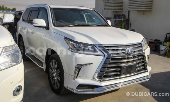 Sayi Imported Lexus LX White Mota in Import - Dubai a Agadez Sayi Imported Lexus LX White Mota in Import - Dubai a Agadez