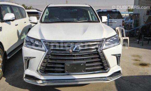 Sayi Imported Lexus LX White Mota in Import - Dubai a Agadez Sayi Imported Lexus LX White Mota in Import - Dubai a Agadez