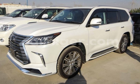 Sayi Imported Lexus LX White Mota in Import - Dubai a Agadez Sayi Imported Lexus LX White Mota in Import - Dubai a Agadez