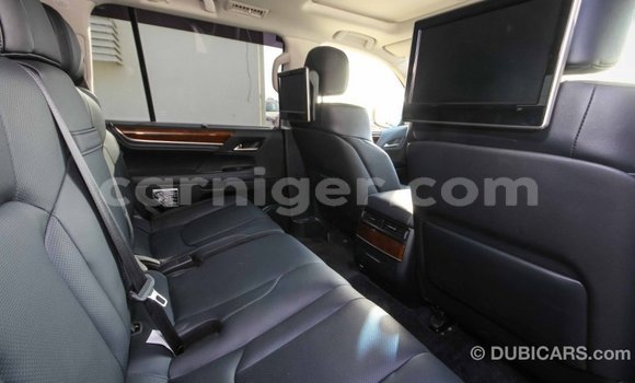 Sayi Imported Lexus LX White Mota in Import - Dubai a Agadez Sayi Imported Lexus LX White Mota in Import - Dubai a Agadez