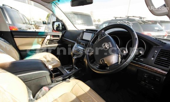 Buy Import Toyota Land Cruiser Black Truck in Import - Dubai in Agadez Buy Import Toyota Land Cruiser Black Truck in Import - Dubai in Agadez