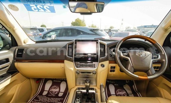 اشتري Imported Toyota Land Cruiser White شاحنة في Import - Dubai في أغاديز اشتري Imported Toyota Land Cruiser White شاحنة في Import - Dubai في أغاديز