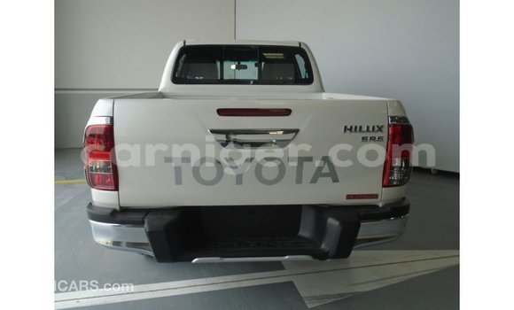 Buy Import Toyota Hilux White Car in Import - Dubai in Agadez Buy Import Toyota Hilux White Car in Import - Dubai in Agadez