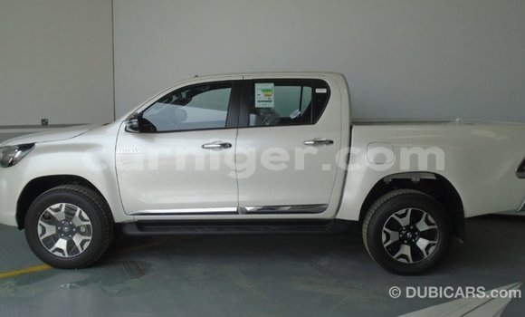 Buy Import Toyota Hilux White Car in Import - Dubai in Agadez Buy Import Toyota Hilux White Car in Import - Dubai in Agadez