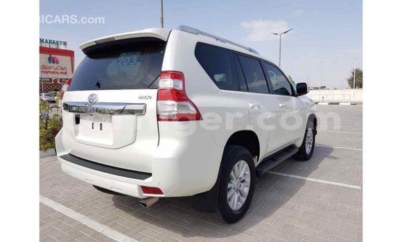 Acheter Import Voiture Toyota Prado Blanc à Import - Dubai, Agadez Acheter Import Voiture Toyota Prado Blanc à Import - Dubai, Agadez