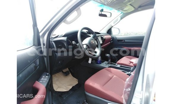 Buy Import Toyota Hilux Other Car in Import - Dubai in Agadez Buy Import Toyota Hilux Other Car in Import - Dubai in Agadez