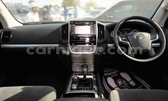 Acheter Import Utilitaire Toyota Land Cruiser Noir à Import - Dubai, Agadez Acheter Import Utilitaire Toyota Land Cruiser Noir à Import - Dubai, Agadez