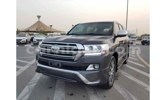 Buy Import Toyota Land Cruiser Other Truck in Import - Dubai in Agadez Buy Import Toyota Land Cruiser Other Truck in Import - Dubai in Agadez