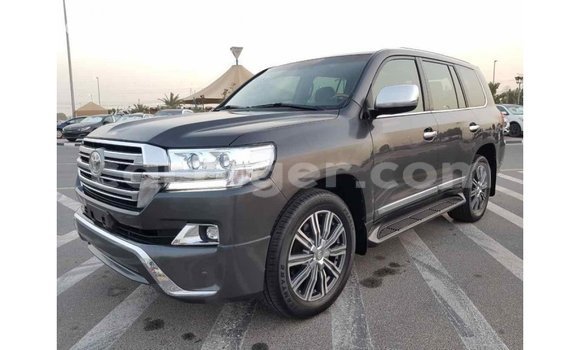 Buy Import Toyota Land Cruiser Other Truck in Import - Dubai in Agadez Buy Import Toyota Land Cruiser Other Truck in Import - Dubai in Agadez