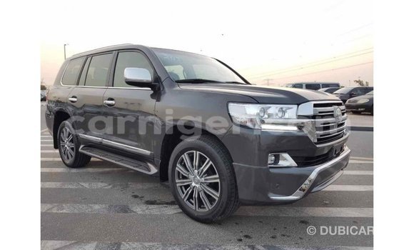 Buy Import Toyota Land Cruiser Other Truck in Import - Dubai in Agadez Buy Import Toyota Land Cruiser Other Truck in Import - Dubai in Agadez
