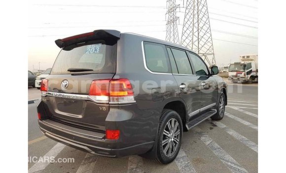 Buy Import Toyota Land Cruiser Other Truck in Import - Dubai in Agadez Buy Import Toyota Land Cruiser Other Truck in Import - Dubai in Agadez
