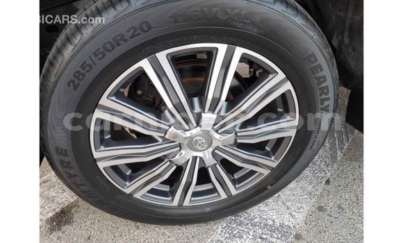 Buy Import Toyota Land Cruiser Other Truck in Import - Dubai in Agadez Buy Import Toyota Land Cruiser Other Truck in Import - Dubai in Agadez