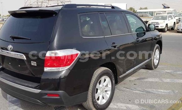 Acheter Import Voiture Toyota Highlander Noir à Import - Dubai, Agadez Acheter Import Voiture Toyota Highlander Noir à Import - Dubai, Agadez