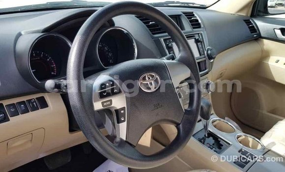Acheter Import Voiture Toyota Highlander Noir à Import - Dubai, Agadez Acheter Import Voiture Toyota Highlander Noir à Import - Dubai, Agadez