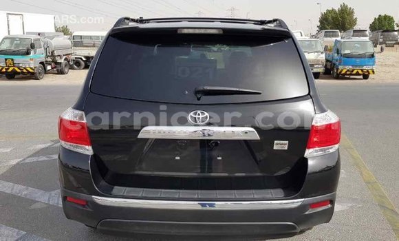 Acheter Import Voiture Toyota Highlander Noir à Import - Dubai, Agadez Acheter Import Voiture Toyota Highlander Noir à Import - Dubai, Agadez