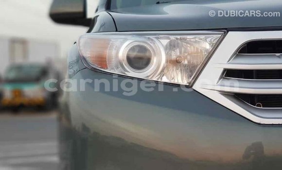 Buy Import Toyota Highlander Green Car in Import - Dubai in Agadez Buy Import Toyota Highlander Green Car in Import - Dubai in Agadez