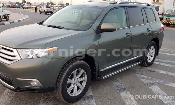 Buy Import Toyota Highlander Green Car in Import - Dubai in Agadez Buy Import Toyota Highlander Green Car in Import - Dubai in Agadez