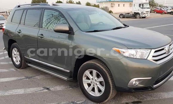 Buy Import Toyota Highlander Green Car in Import - Dubai in Agadez Buy Import Toyota Highlander Green Car in Import - Dubai in Agadez
