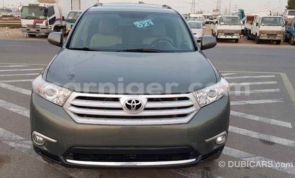 Buy Import Toyota Highlander Green Car in Import - Dubai in Agadez Buy Import Toyota Highlander Green Car in Import - Dubai in Agadez