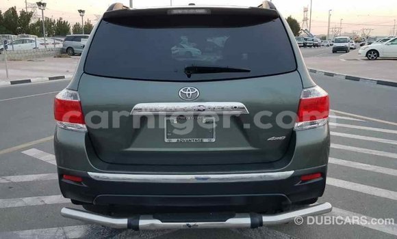 Buy Import Toyota Highlander Green Car in Import - Dubai in Agadez Buy Import Toyota Highlander Green Car in Import - Dubai in Agadez