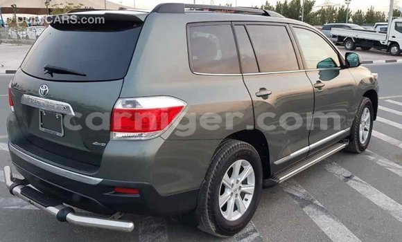 Buy Import Toyota Highlander Green Car in Import - Dubai in Agadez Buy Import Toyota Highlander Green Car in Import - Dubai in Agadez