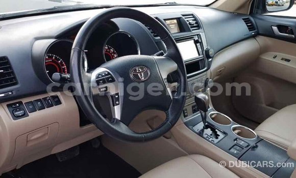 Buy Import Toyota Highlander Green Car in Import - Dubai in Agadez Buy Import Toyota Highlander Green Car in Import - Dubai in Agadez