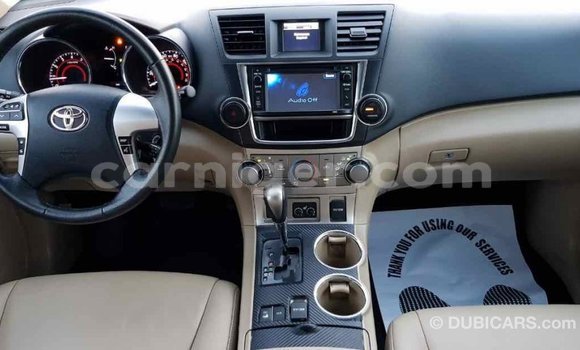 Buy Import Toyota Highlander Green Car in Import - Dubai in Agadez Buy Import Toyota Highlander Green Car in Import - Dubai in Agadez