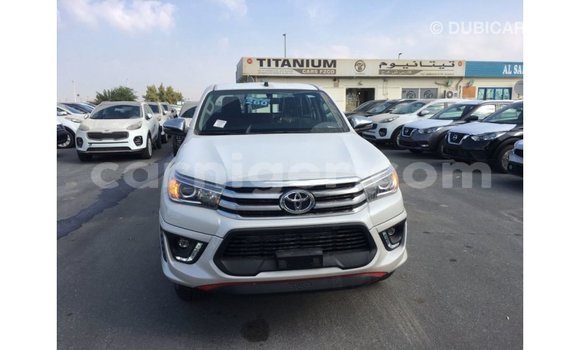Buy Import Toyota Hilux White Car in Import - Dubai in Agadez Buy Import Toyota Hilux White Car in Import - Dubai in Agadez