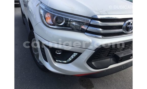 Buy Import Toyota Hilux White Car in Import - Dubai in Agadez Buy Import Toyota Hilux White Car in Import - Dubai in Agadez