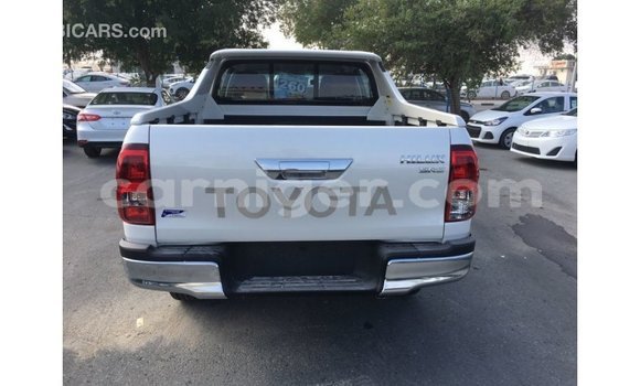 Buy Import Toyota Hilux White Car in Import - Dubai in Agadez Buy Import Toyota Hilux White Car in Import - Dubai in Agadez