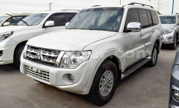 Buy Import Mitsubishi Pajero White Car in Import - Dubai in Agadez Buy Import Mitsubishi Pajero White Car in Import - Dubai in Agadez